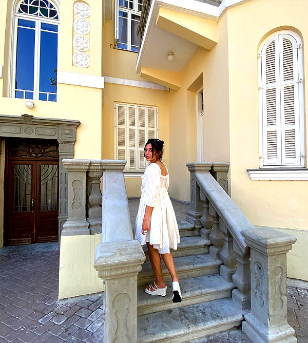 romi_henenson instagram image archive image
