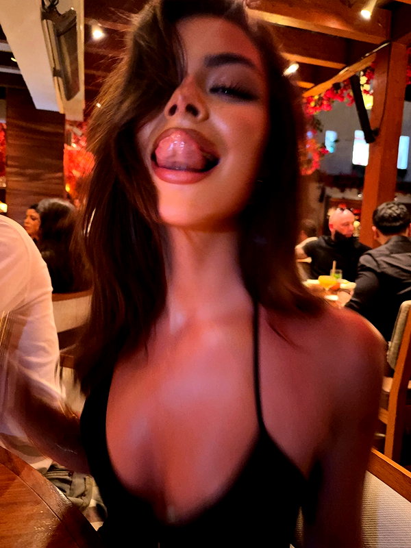 oliviaphillipps instagram image archive image
