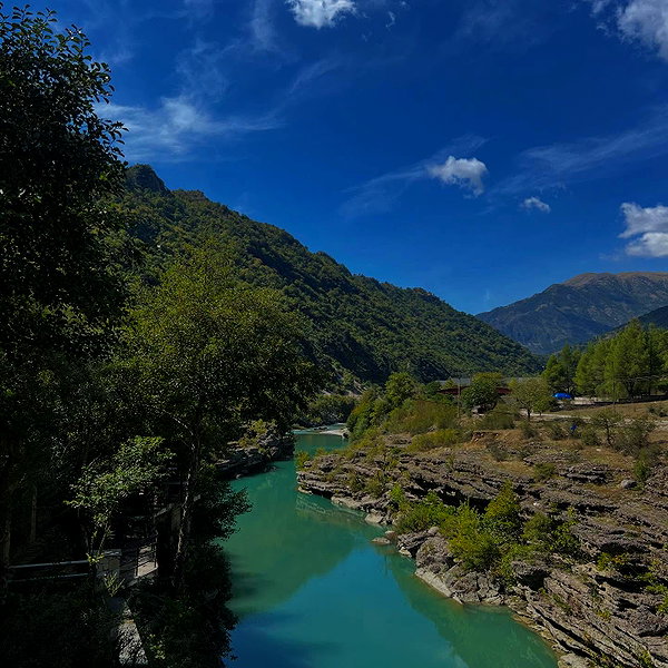 __yaheli_ instagram image archive image