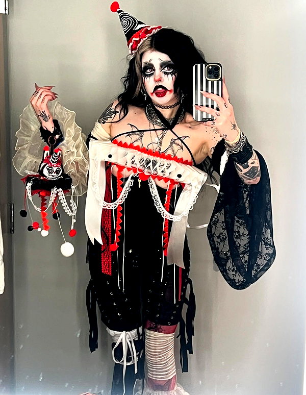 yeahimcaroline instagram image archive image
