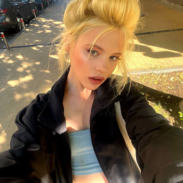 alisen.mari instagram image archive image