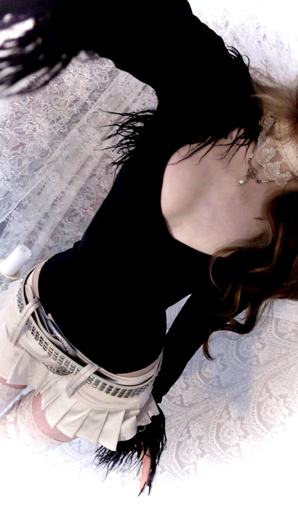 krystallea.cs instagram image archive image
