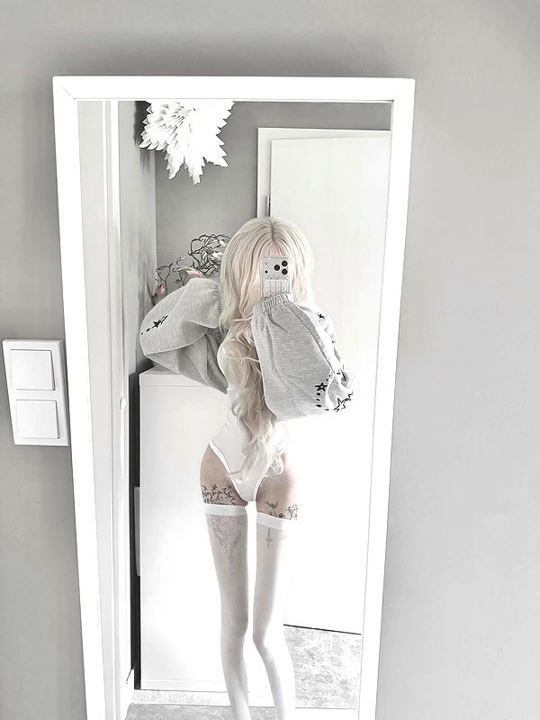 annaemiliaz instagram image archive image