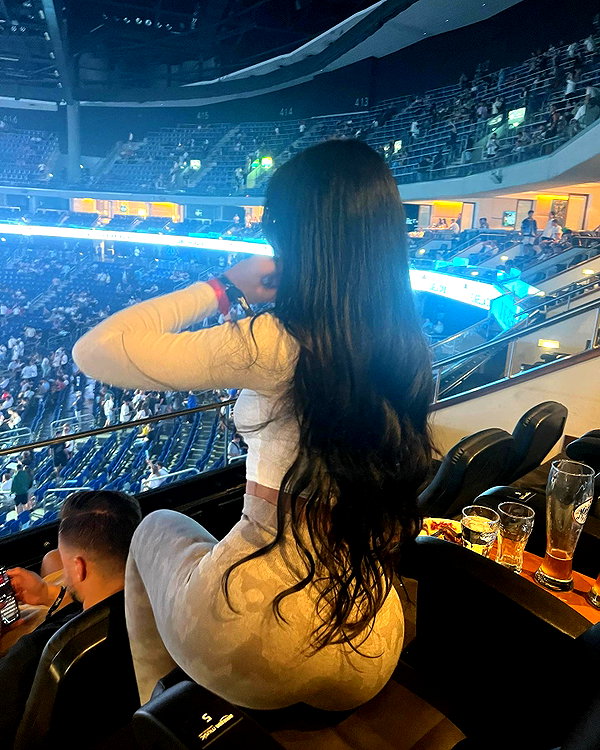 vanessa.rhd instagram image archive image