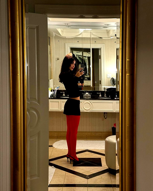 ainaratorneg instagram image archive image