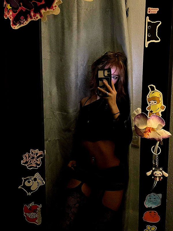 shevaal_x instagram image archive image