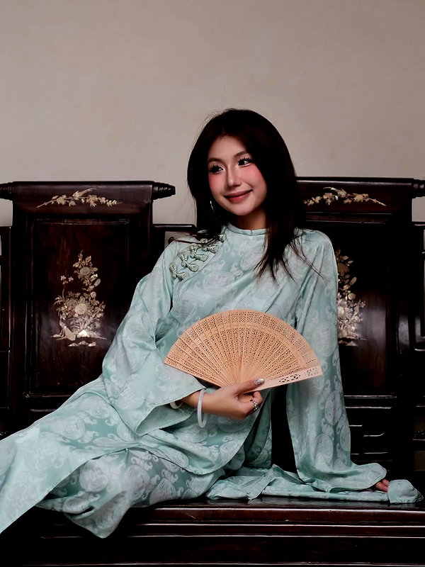 lyhythuedoxinh instagram image archive image