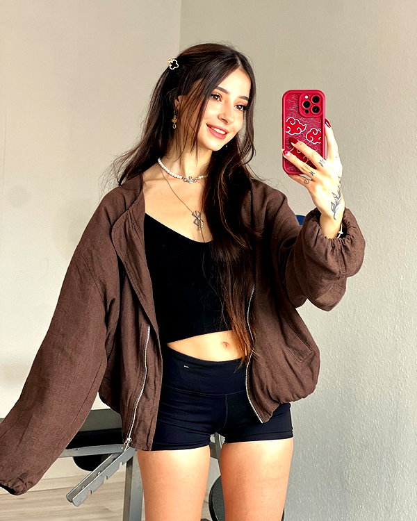 cata.leyah instagram image archive image