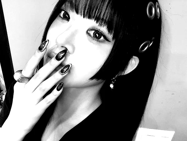 hhh.e_c.v instagram image archive image
