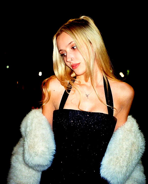 whylollycry instagram image archive image