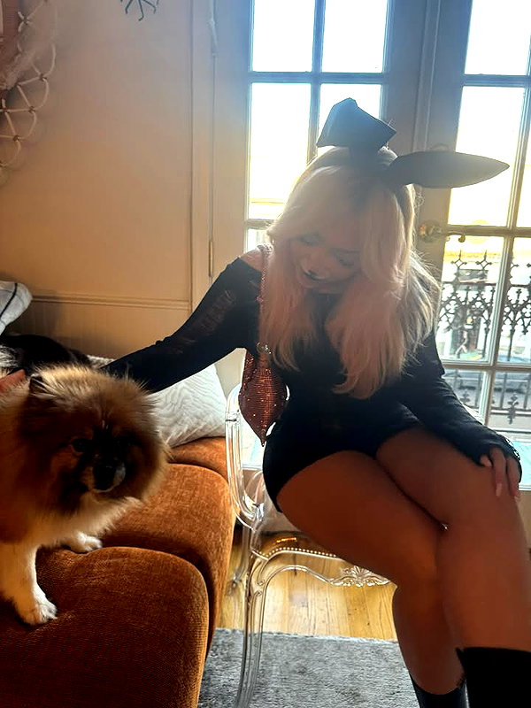 v.qx instagram image archive image