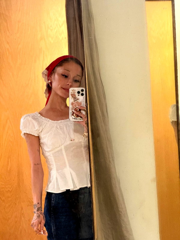 arianagrande instagram image archive image