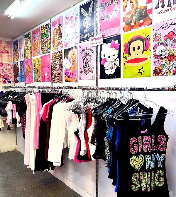 Archived image from @cyberangelz.shop on Instagram
