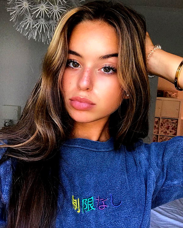 zoeliss instagram image archive image