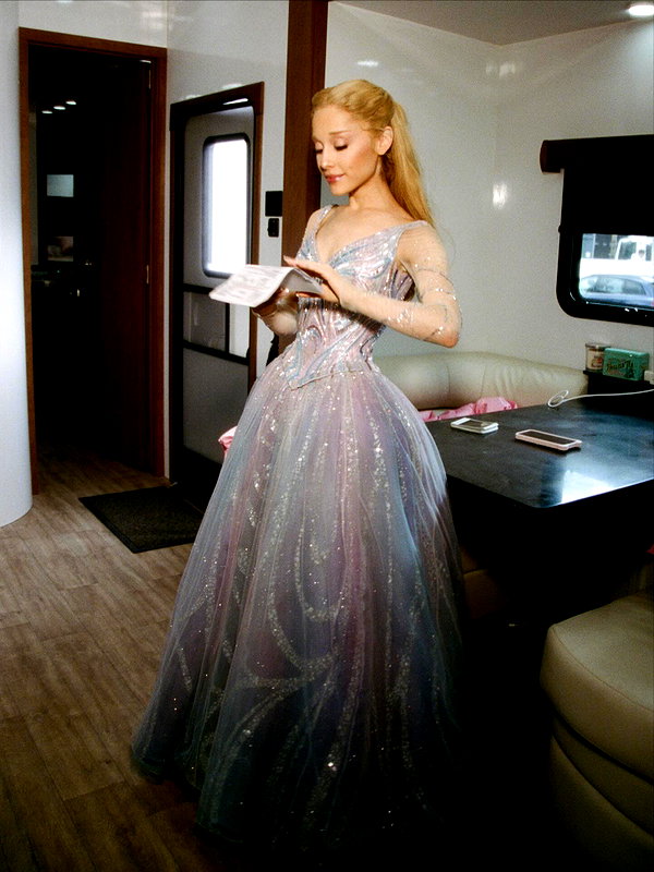 arianagrande instagram image archive image