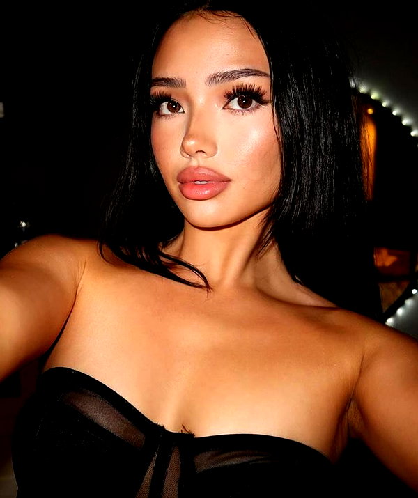 baddiesessence instagram image archive image