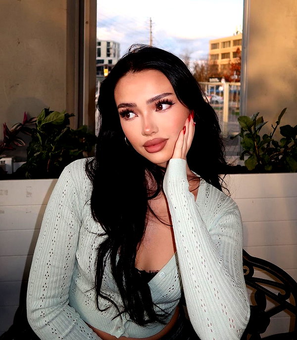 baddiesessence instagram image archive image