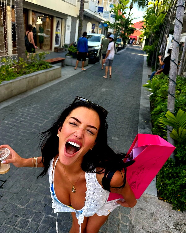 staskaranikolaou instagram image archive image