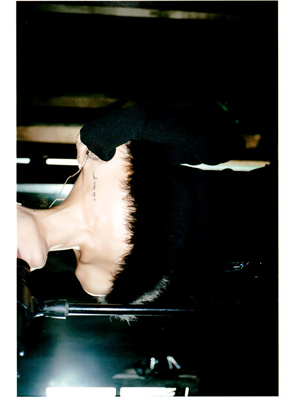 arianagrande instagram image archive image