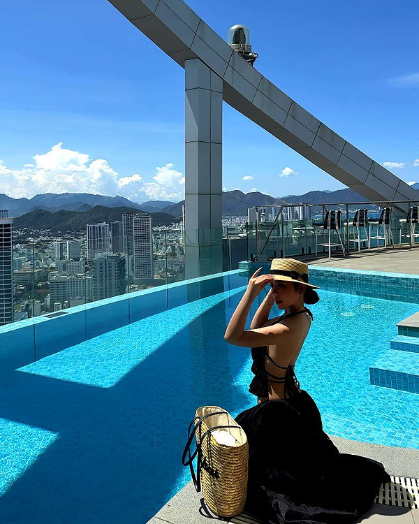 lyhythuedoxinh instagram image archive image