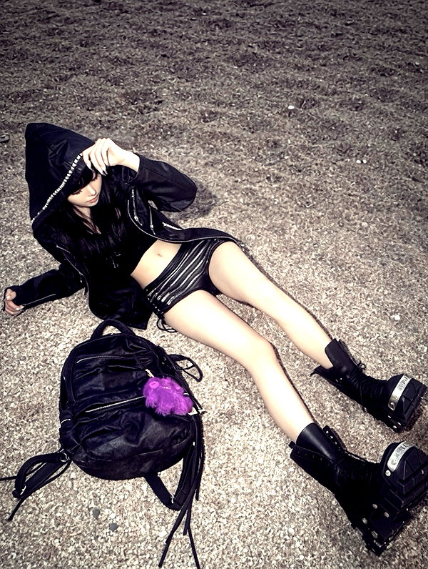 9unxx7 instagram image archive image