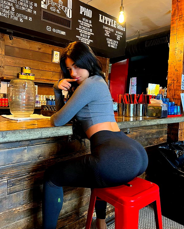 vanessa.rhd instagram image archive image