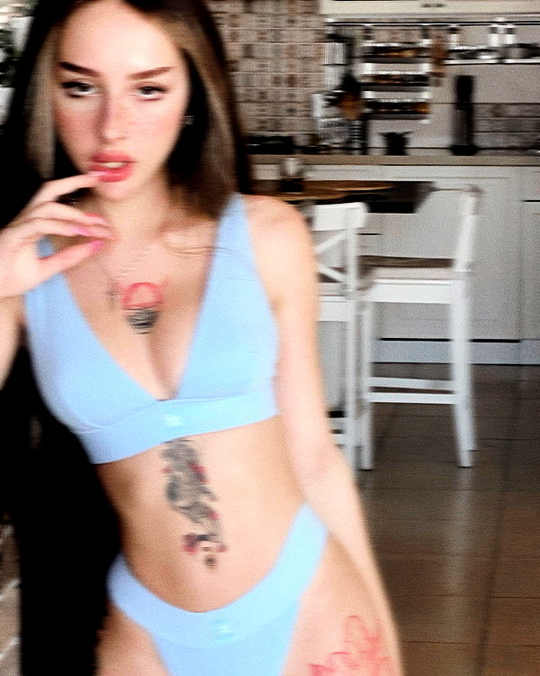 karin_orhov instagram image archive image