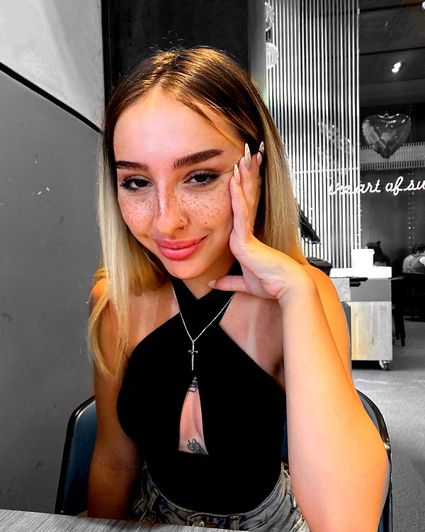 karin_orhov instagram image archive image