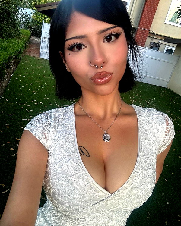 shay.la__ instagram image archive image