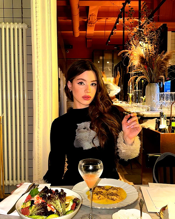 anna.utka22 instagram image archive image