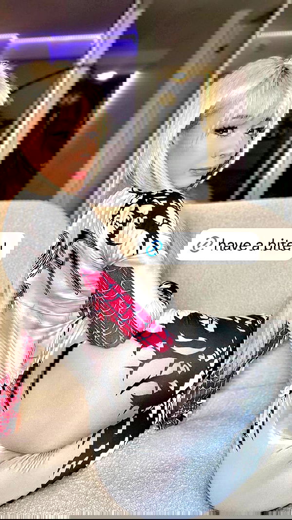 itsmiawaifuu itsmiawaifuu archive image