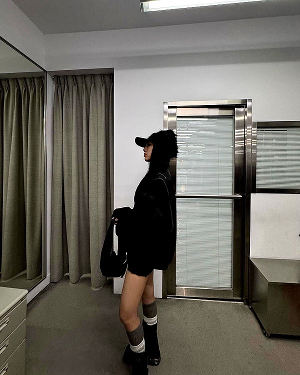 a.tinn___ instagram image archive image