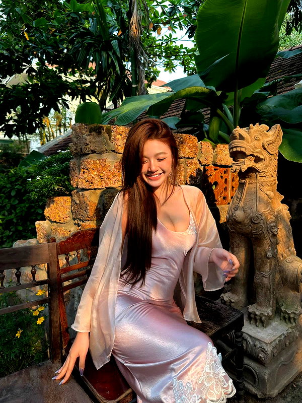 lyhythuedoxinh instagram image archive image