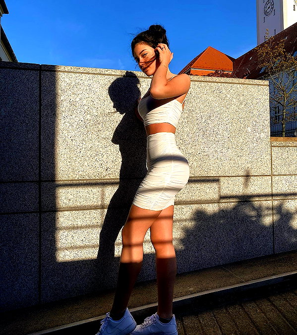 vanessa.rhd instagram image archive image