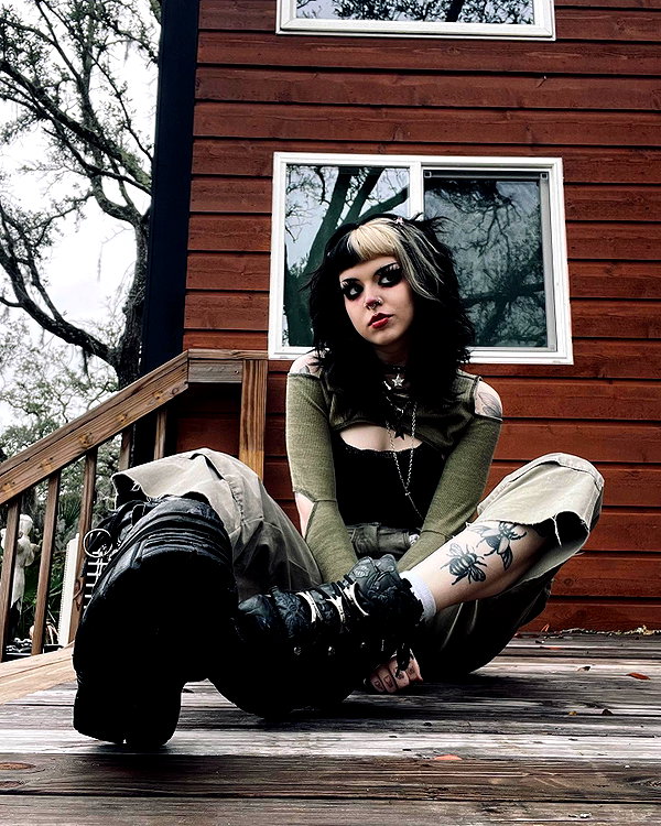 yeahimcaroline instagram image archive image