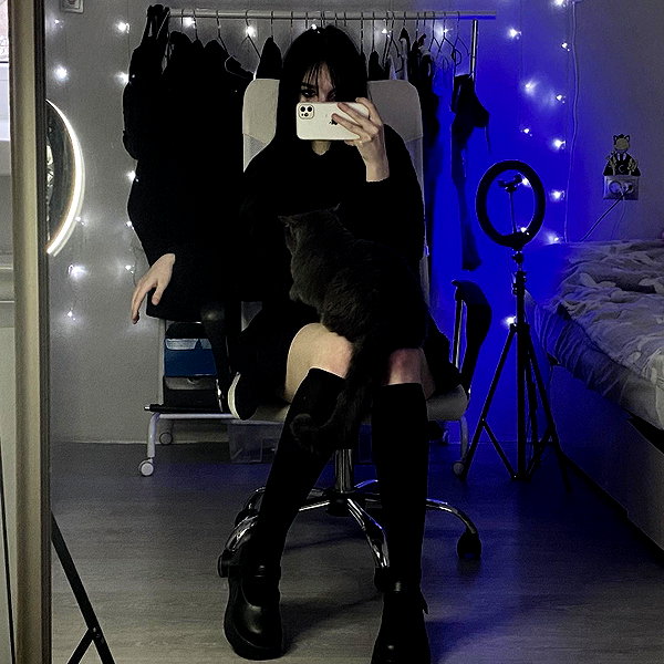 glowmoonshorty instagram image archive image
