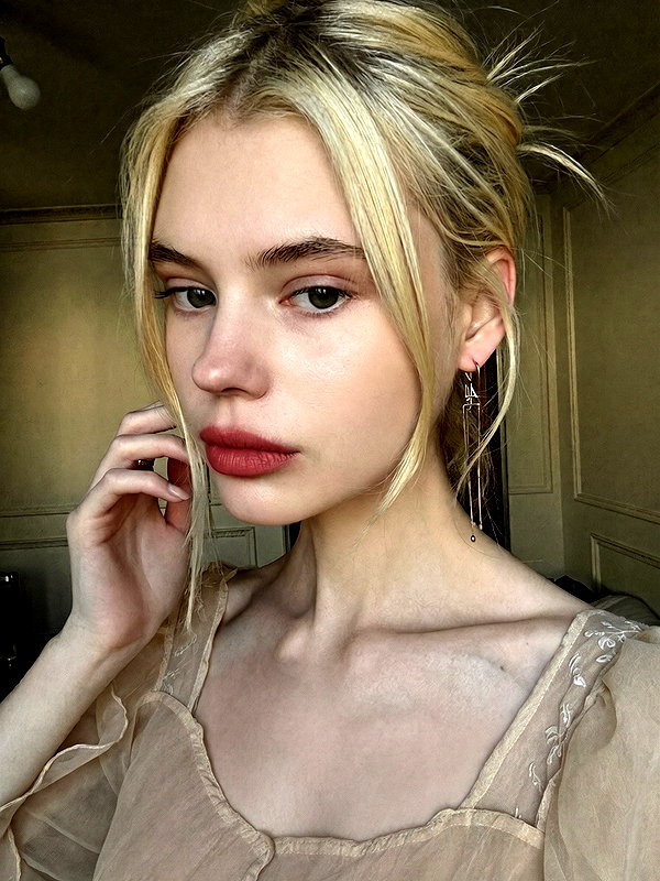 alisen.mari instagram image archive image