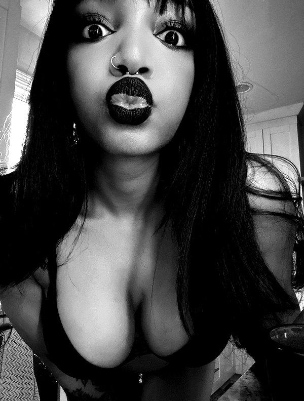 kayyybear_xo instagram image archive image