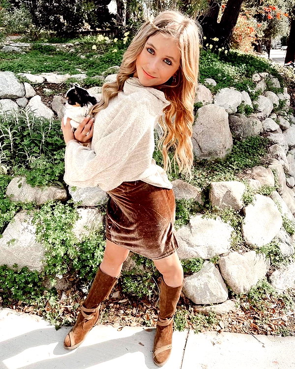 ellianawalmsley instagram image archive image