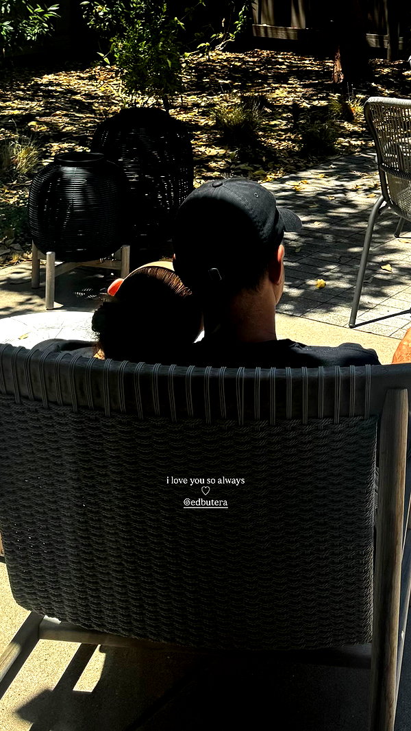 arianagrande instagram image archive image