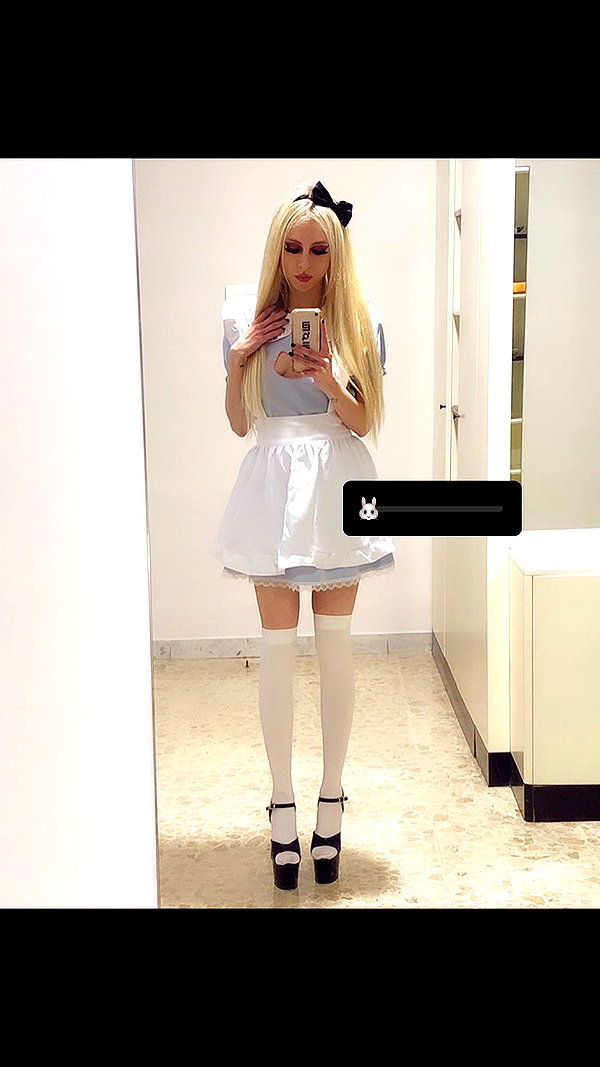 roxiechelon2 archive image