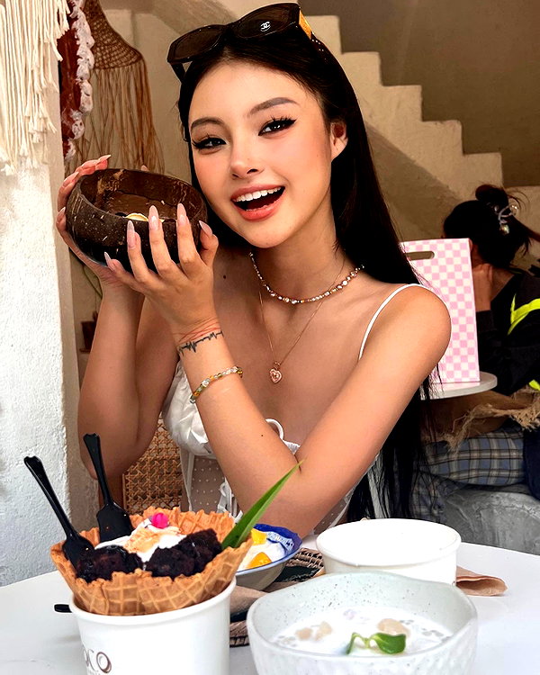 ll.lu1s instagram image archive image
