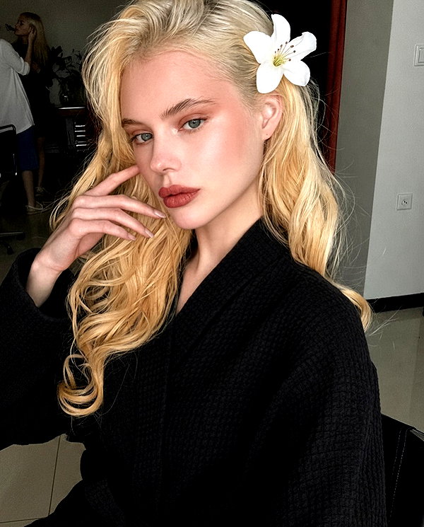 alisen.mari instagram image archive image