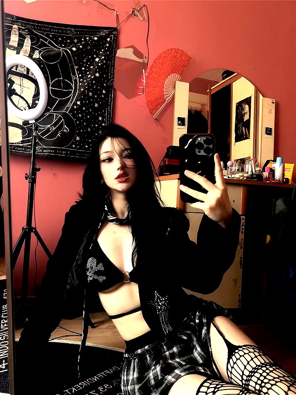 madamist_ instagram image archive image