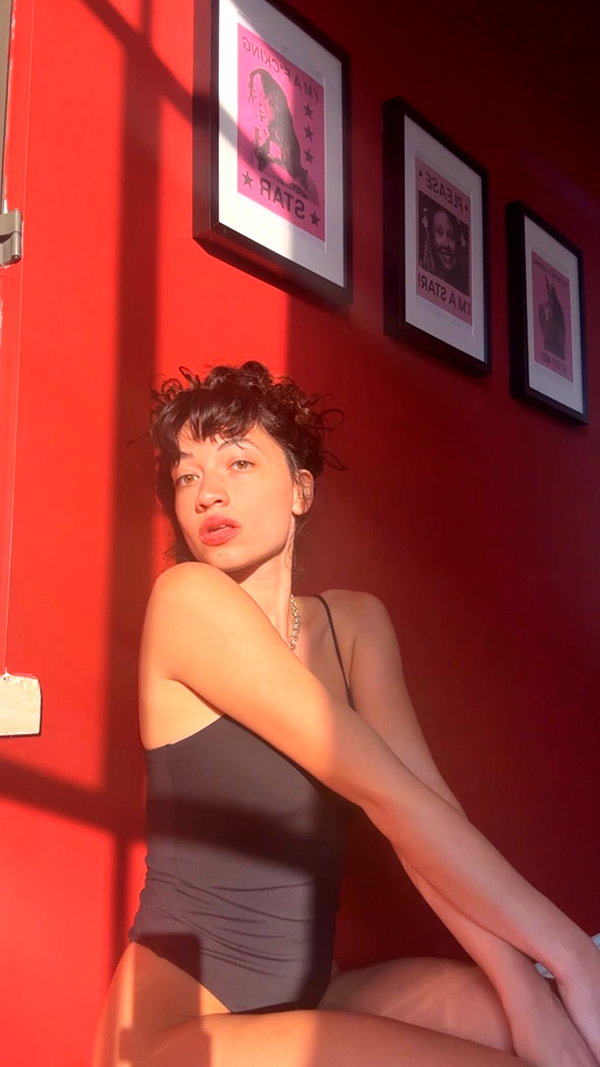 romi_henenson instagram image archive image