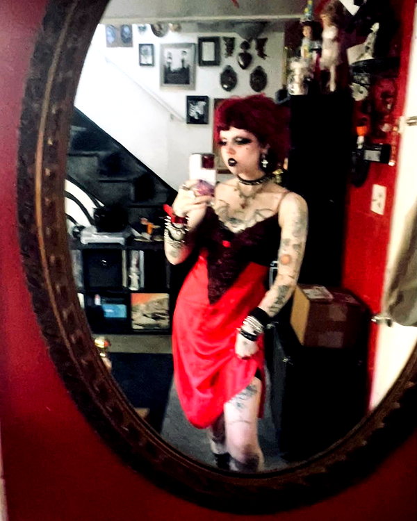 yeahimcaroline instagram image archive image