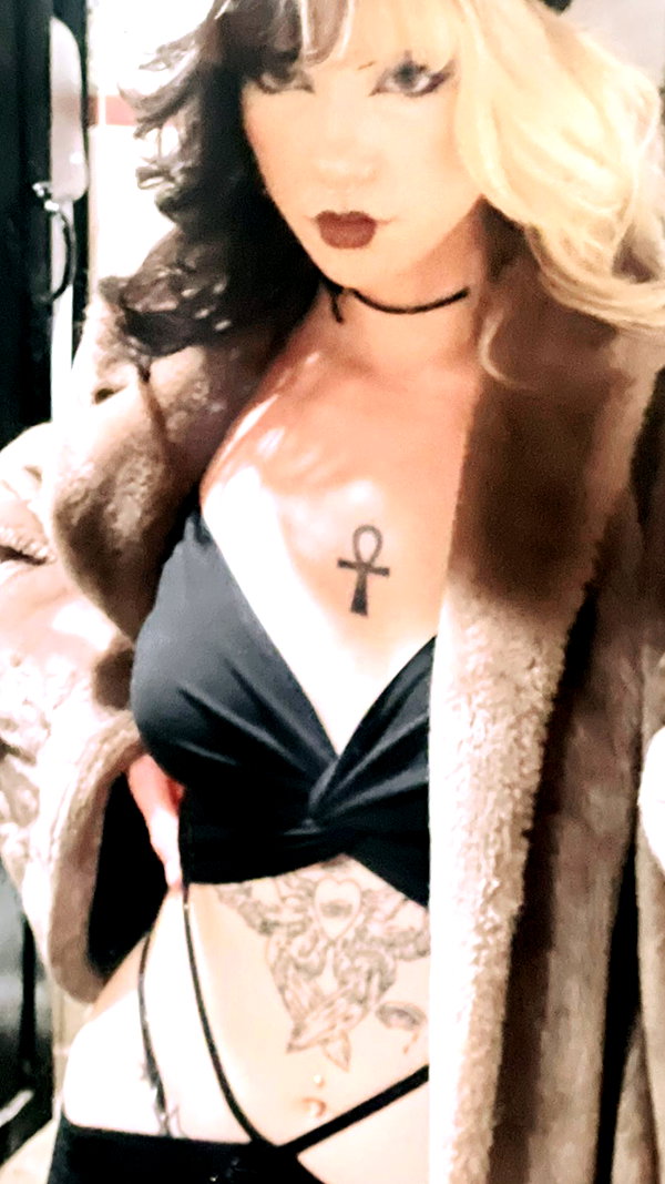 haileylayfield instagram image archive image
