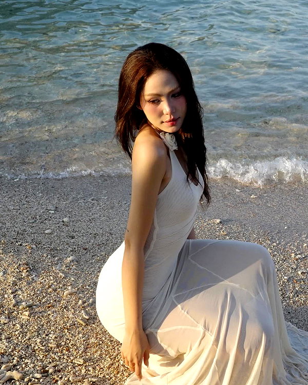 lyhythuedoxinh instagram image archive image
