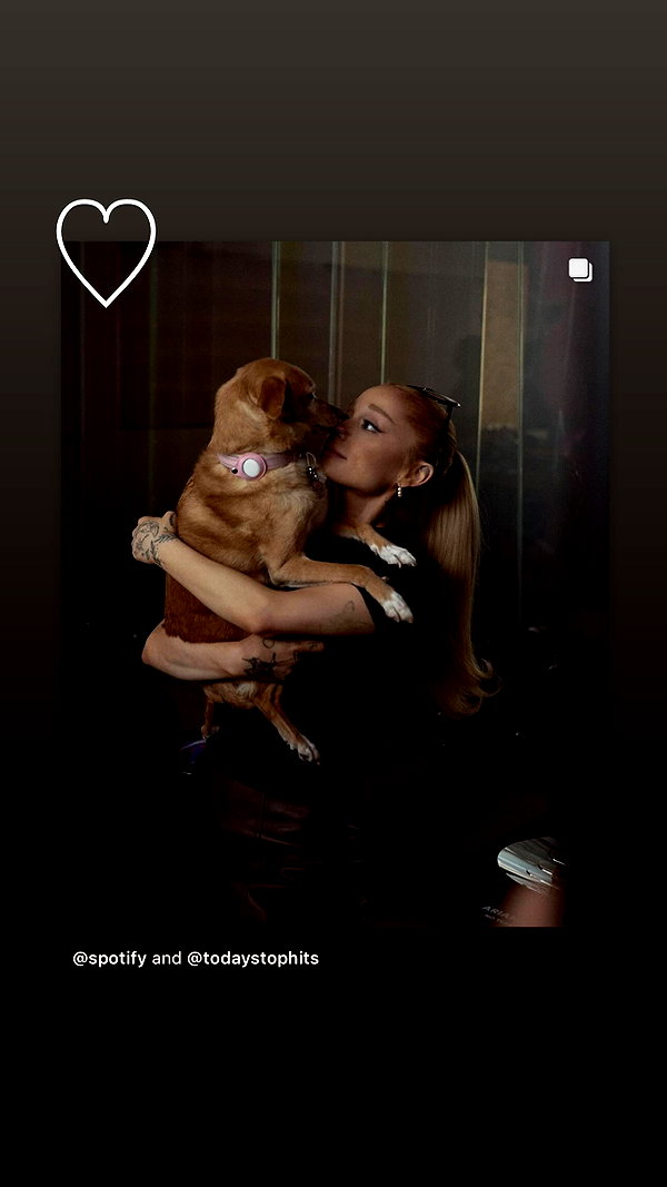 arianagrande instagram image archive image