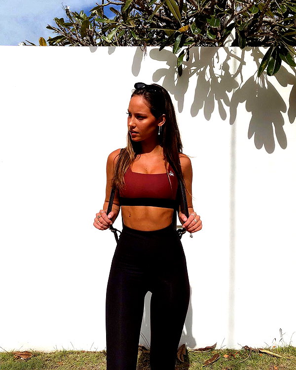 olivia.mathers instagram image archive image